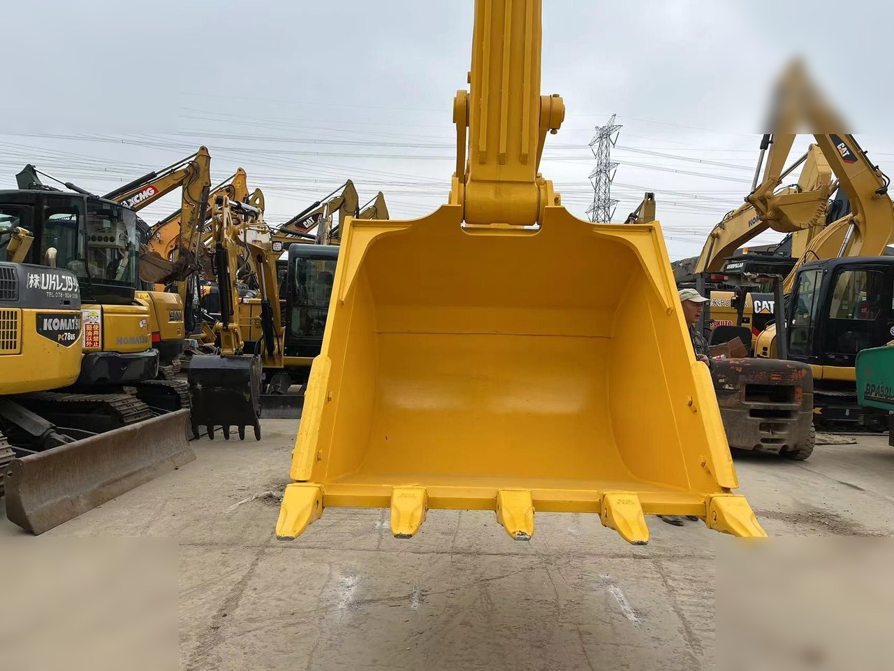 KOMATSU PC450 - Máy xúc bánh xích: hình 5 KOMATSU PC450 - Máy xúc bánh xích: hình 5