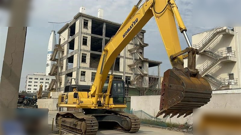 KOMATSU PC460 LC-8 - Máy xúc bánh xích: hình 4 KOMATSU PC460 LC-8 - Máy xúc bánh xích: hình 4