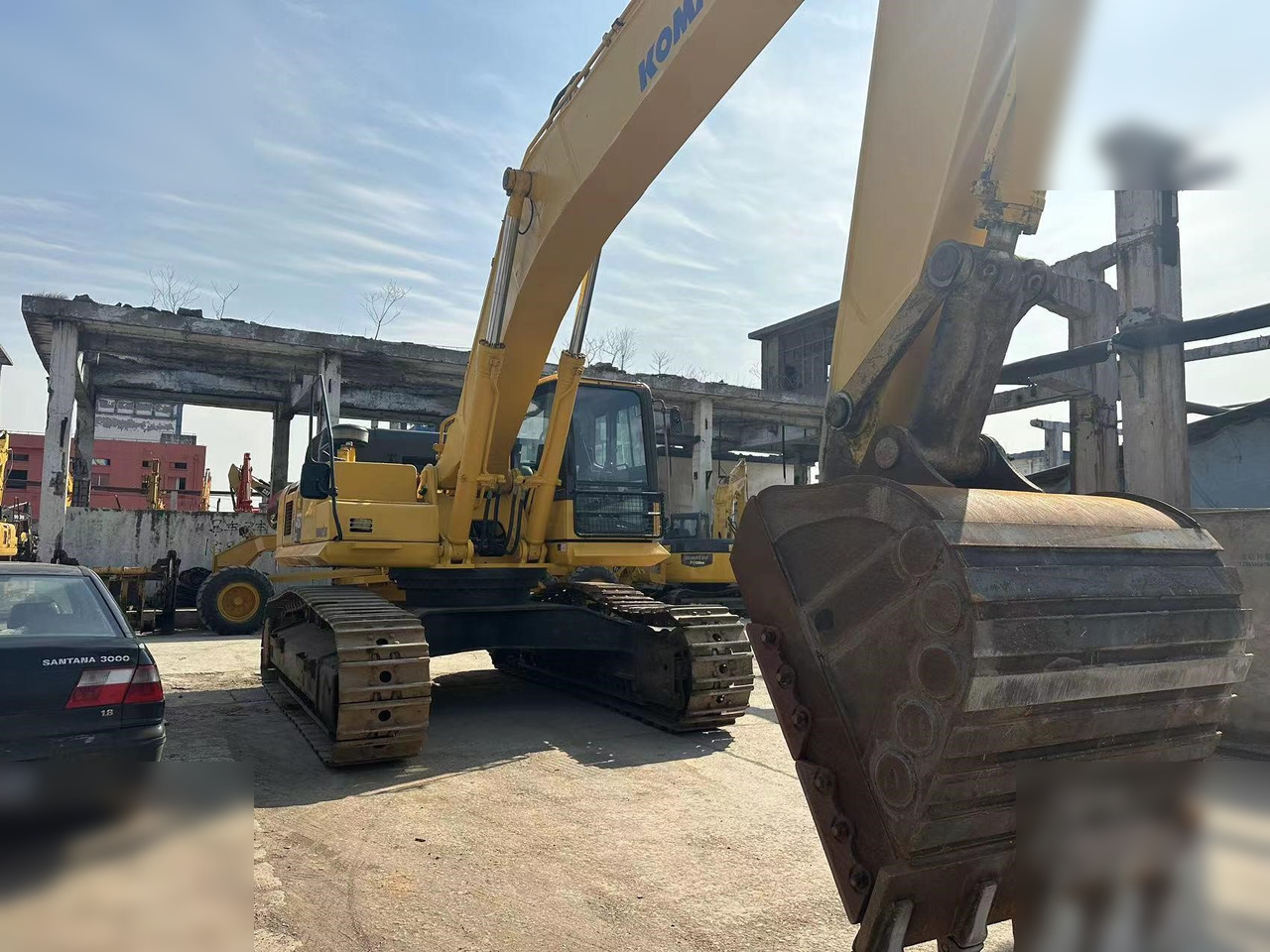 KOMATSU PC460 LC-8 - Máy xúc bánh xích: hình 3 KOMATSU PC460 LC-8 - Máy xúc bánh xích: hình 3