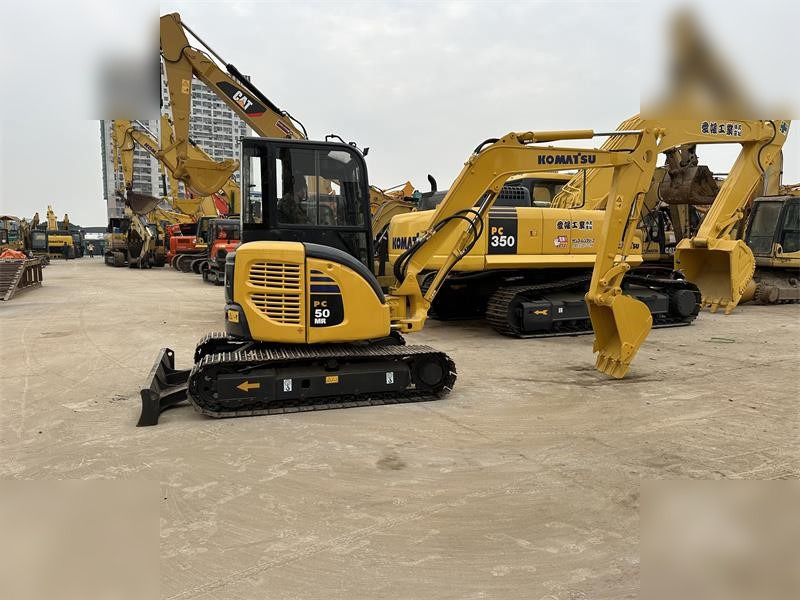 KOMATSU PC50MR-2 - Máy xúc mini: hình 1 KOMATSU PC50MR-2 - Máy xúc mini: hình 1