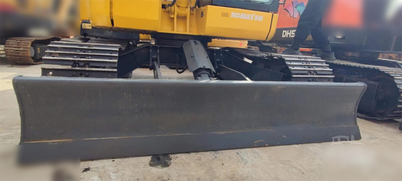 KOMATSU PC78US-6 - Máy xúc bánh xích: hình 5 KOMATSU PC78US-6 - Máy xúc bánh xích: hình 5
