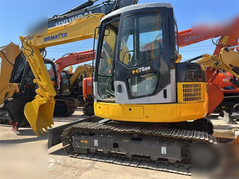 KOMATSU PC78US-6 - Máy xúc bánh xích: hình 2 KOMATSU PC78US-6 - Máy xúc bánh xích: hình 2