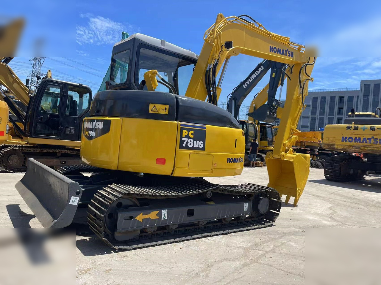 KOMATSU PC78US-6 - Máy xúc bánh xích: hình 2 KOMATSU PC78US-6 - Máy xúc bánh xích: hình 2