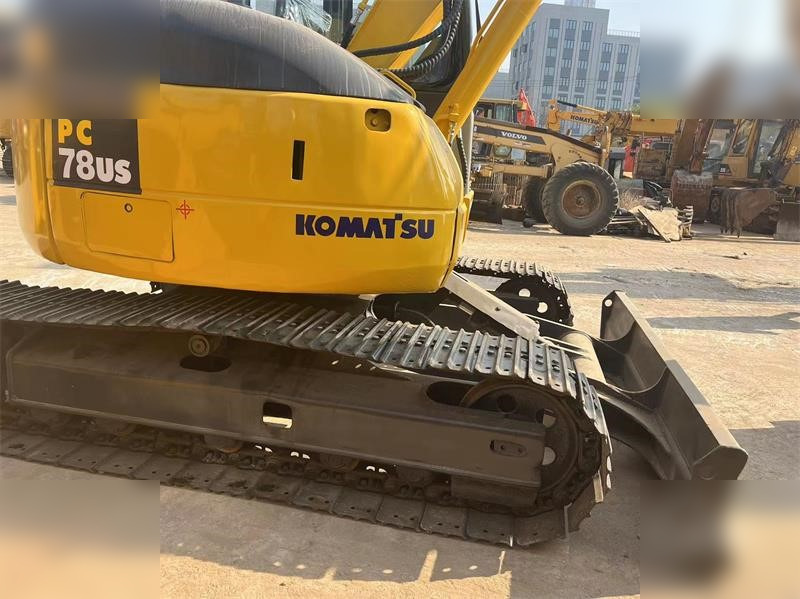 KOMATSU PC78US-6 - Máy xúc bánh xích: hình 4 KOMATSU PC78US-6 - Máy xúc bánh xích: hình 4