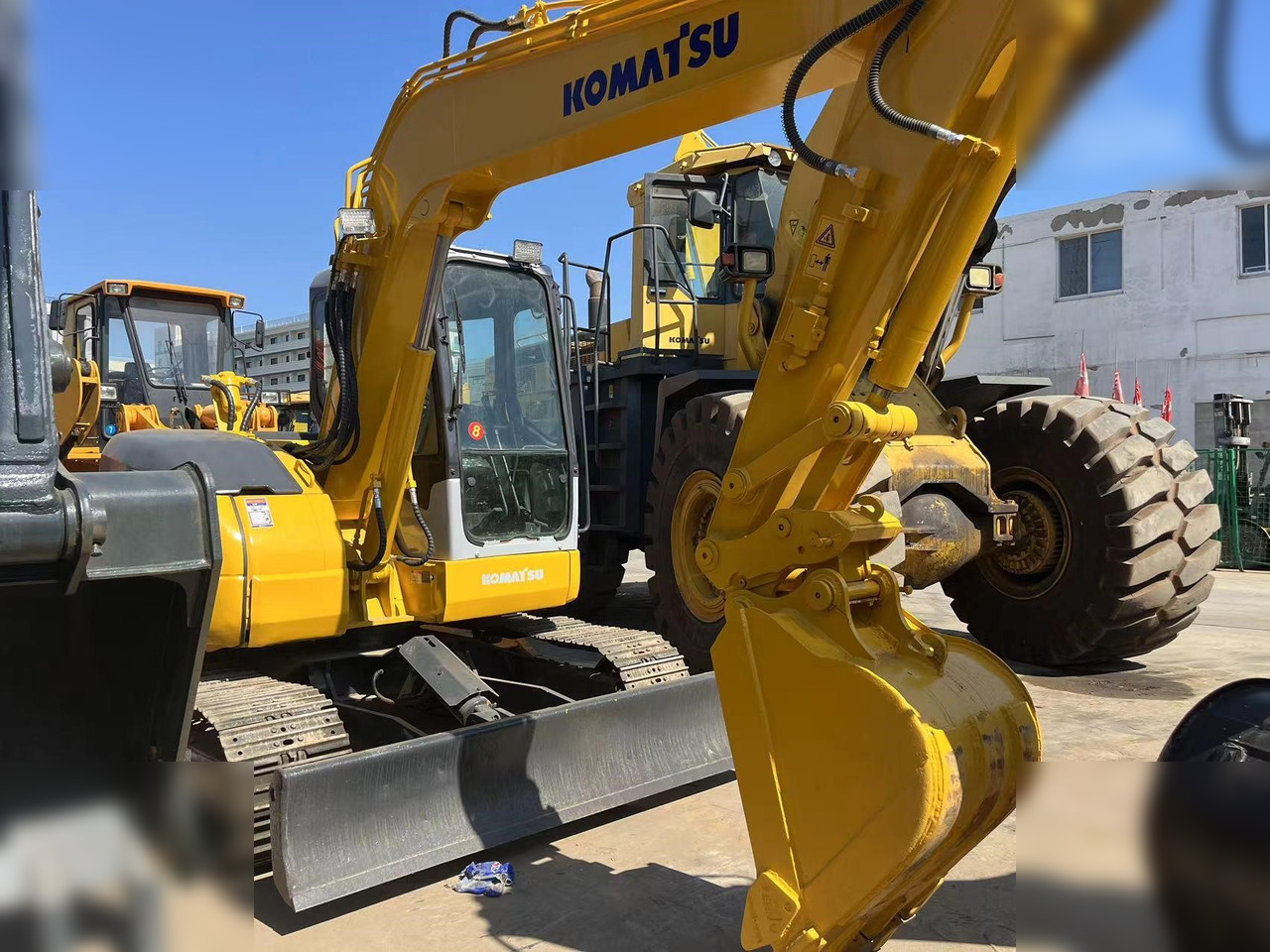 KOMATSU PC78US - Máy xúc bánh xích: hình 2 KOMATSU PC78US - Máy xúc bánh xích: hình 2
