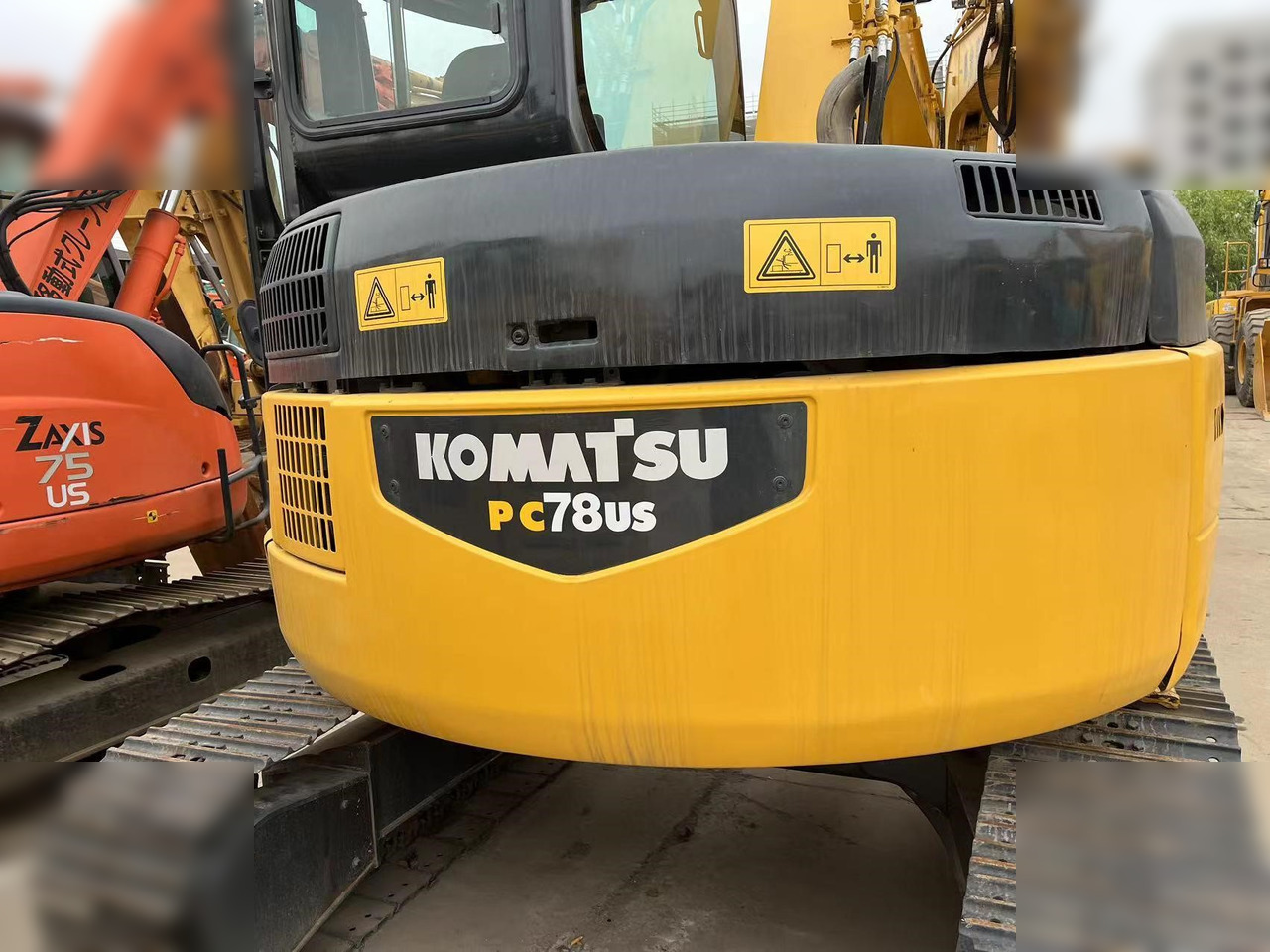 KOMATSU PC78US - Máy xúc bánh xích: hình 3 KOMATSU PC78US - Máy xúc bánh xích: hình 3