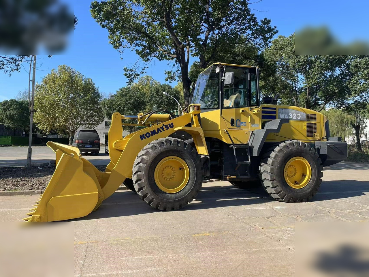 KOMATSU WA320-5 - Máy xúc lật bánh lốp: hình 1 KOMATSU WA320-5 - Máy xúc lật bánh lốp: hình 1