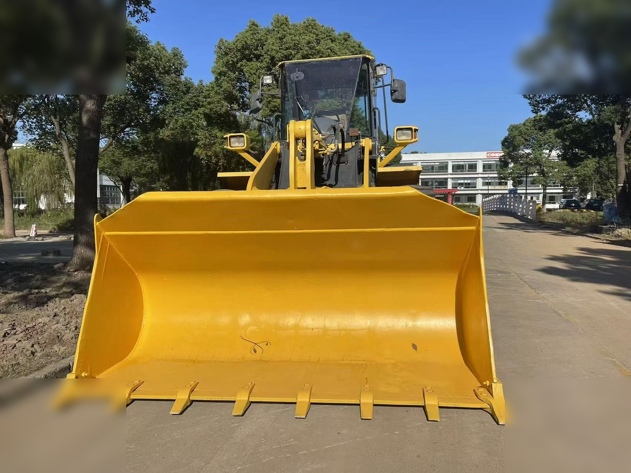 KOMATSU WA320-5 - Máy xúc lật bánh lốp: hình 5 KOMATSU WA320-5 - Máy xúc lật bánh lốp: hình 5