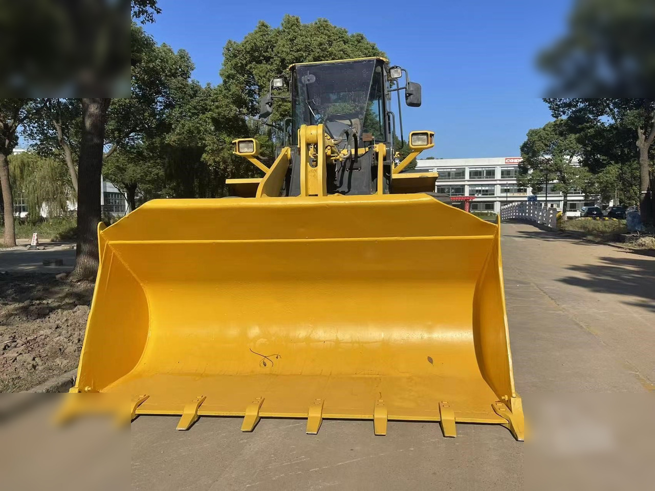 KOMATSU WA320-5 - Máy xúc lật bánh lốp: hình 5 KOMATSU WA320-5 - Máy xúc lật bánh lốp: hình 5