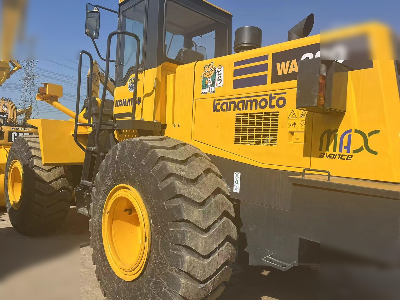KOMATSU WA380-3 - Máy xúc lật bánh lốp: hình 5 KOMATSU WA380-3 - Máy xúc lật bánh lốp: hình 5