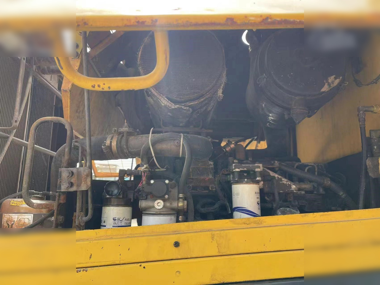 KOMATSU WA380Z-6 - Máy xúc lật bánh lốp: hình 5 KOMATSU WA380Z-6 - Máy xúc lật bánh lốp: hình 5