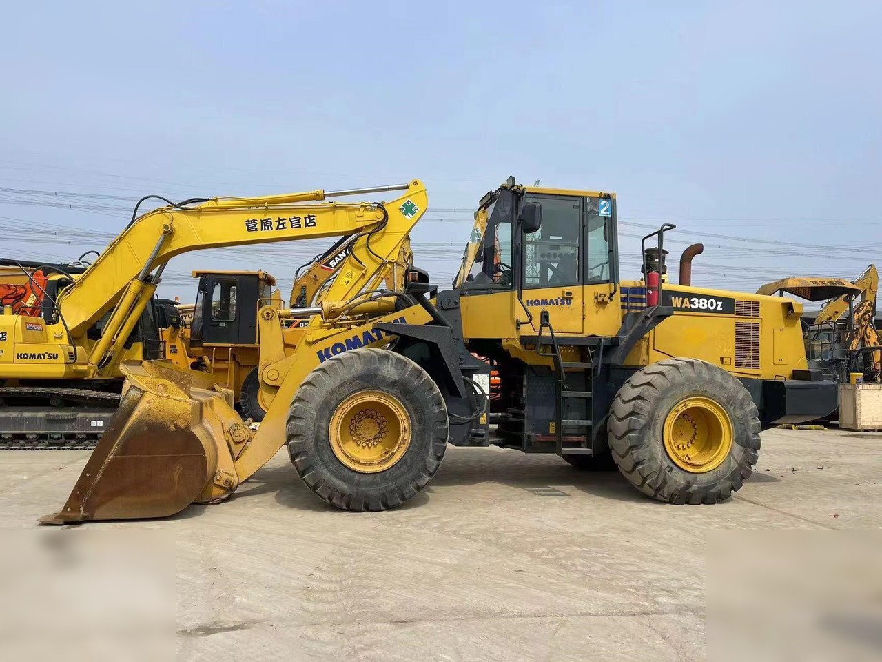 KOMATSU WA380Z-6 - Máy xúc lật bánh lốp: hình 1 KOMATSU WA380Z-6 - Máy xúc lật bánh lốp: hình 1