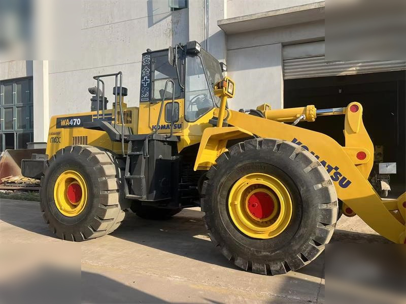 KOMATSU WA470-3 - Máy xúc lật bánh lốp: hình 3 KOMATSU WA470-3 - Máy xúc lật bánh lốp: hình 3