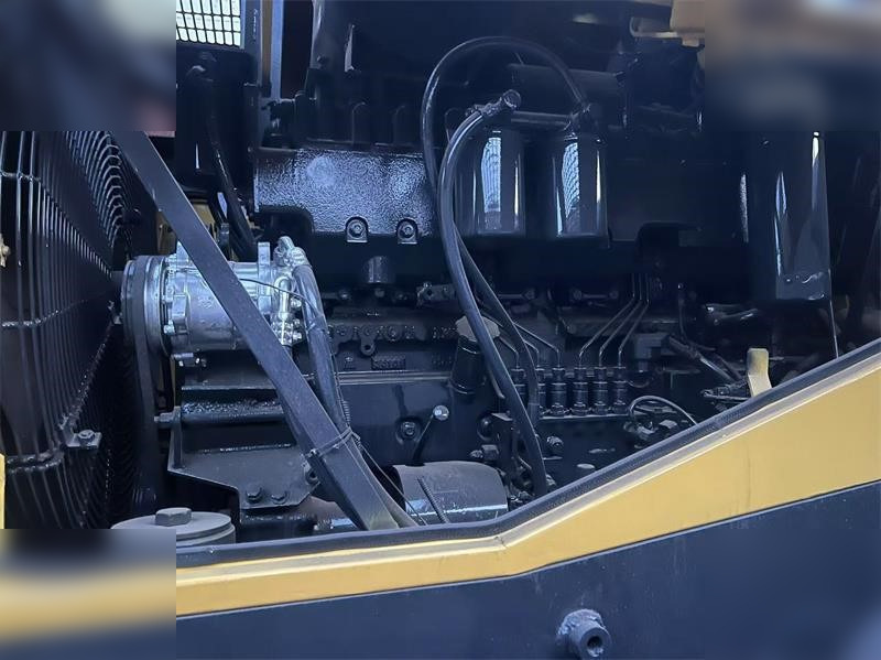 Máy xúc lật bánh lốp KOMATSU WA470-3: hình 6