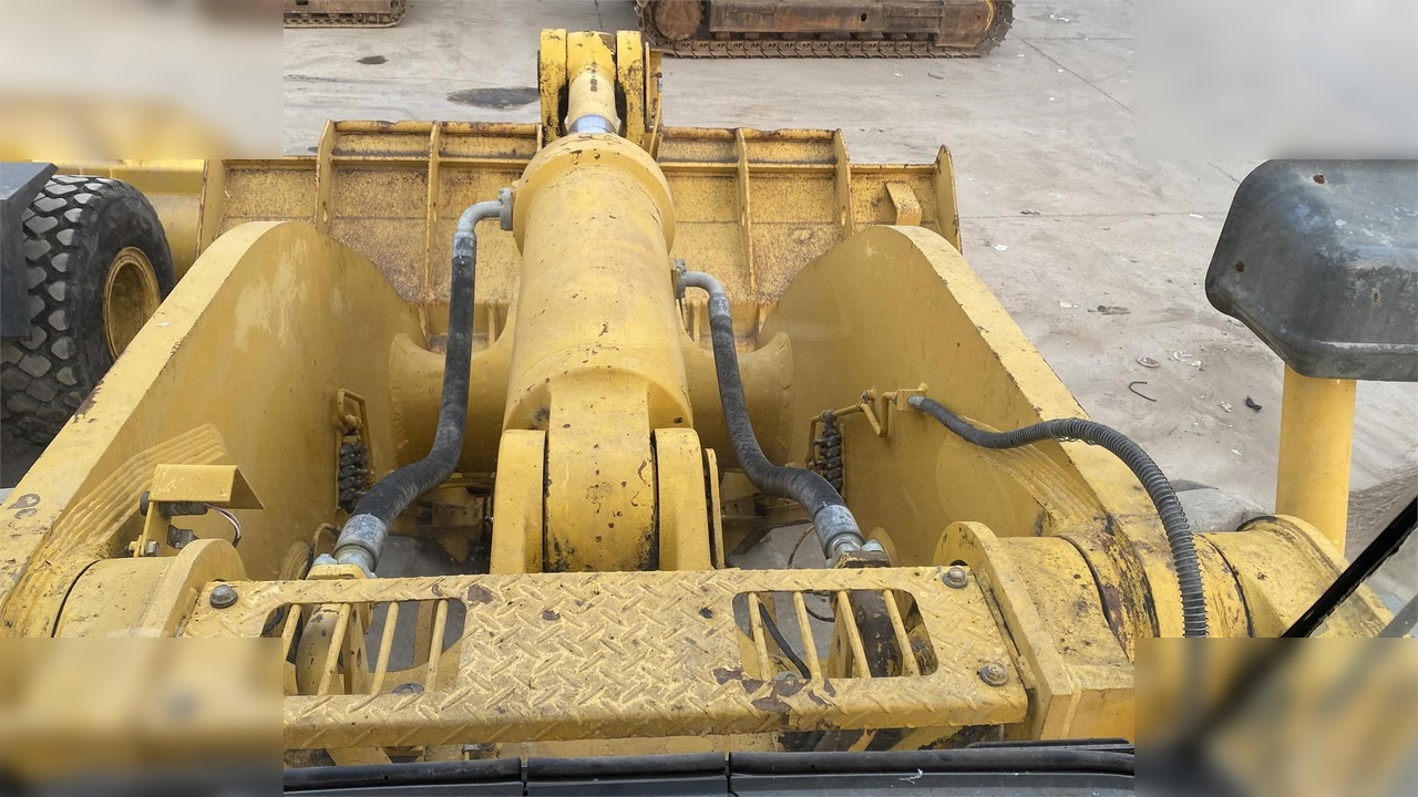 KOMATSU WA600-3 - Máy xúc lật bánh lốp: hình 5 KOMATSU WA600-3 - Máy xúc lật bánh lốp: hình 5