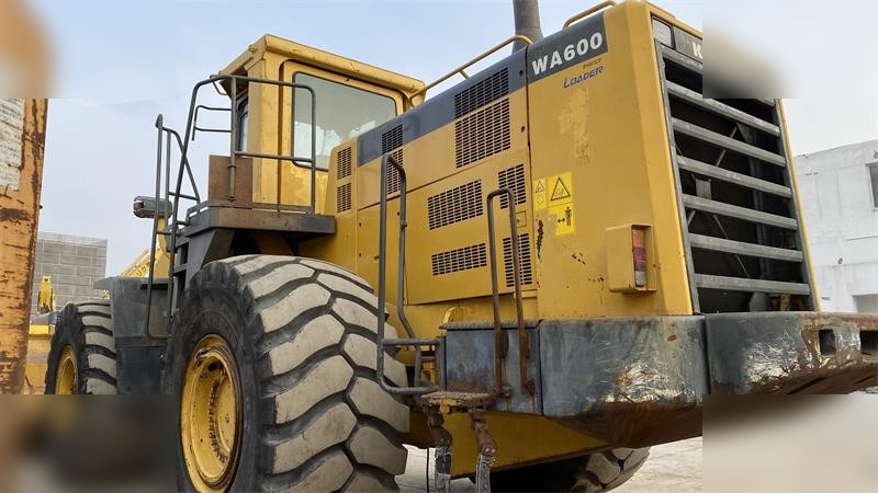 KOMATSU WA600-3 - Máy xúc lật bánh lốp: hình 5 KOMATSU WA600-3 - Máy xúc lật bánh lốp: hình 5