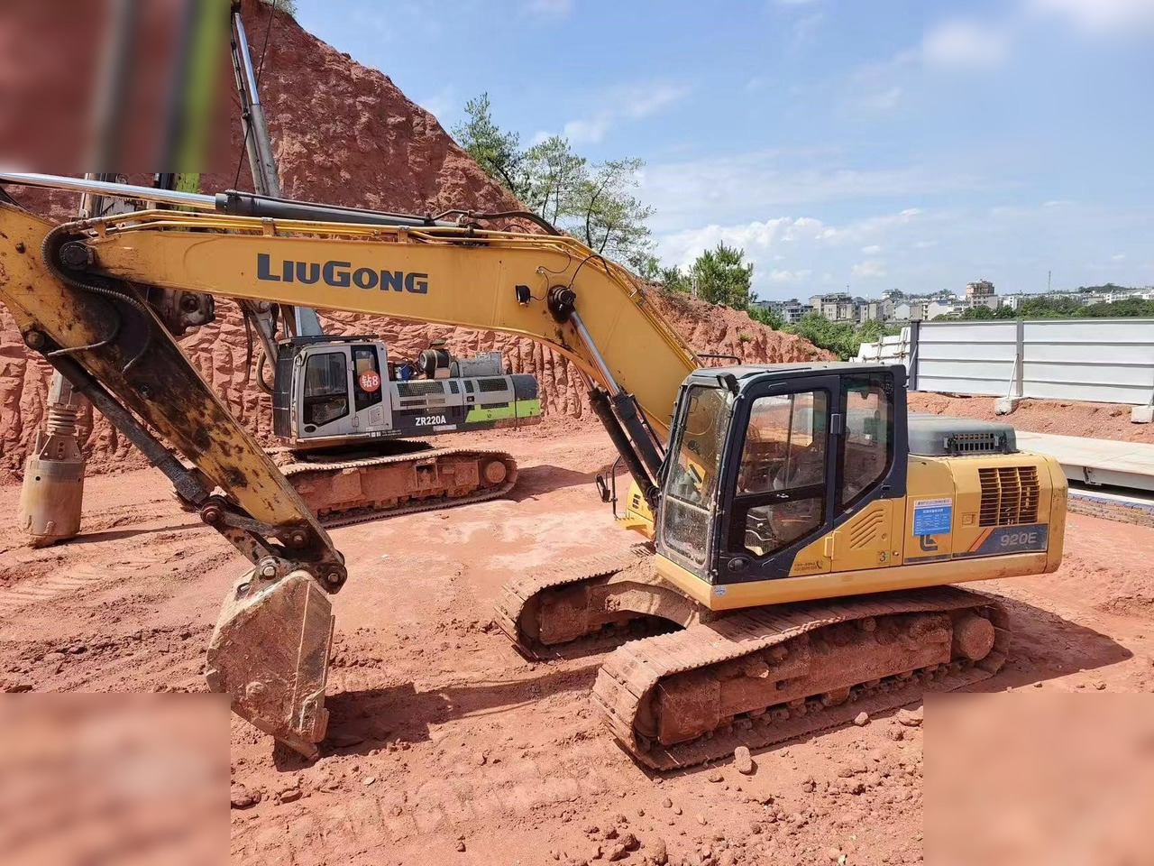 LIUGONG 920E - Máy xúc bánh xích: hình 1 LIUGONG 920E - Máy xúc bánh xích: hình 1