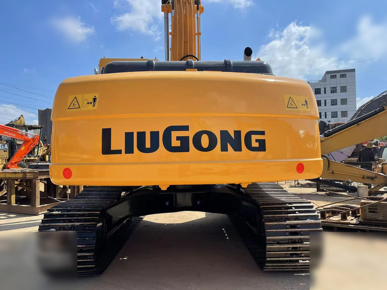 LIUGONG 922D - Máy xúc bánh xích: hình 3 LIUGONG 922D - Máy xúc bánh xích: hình 3