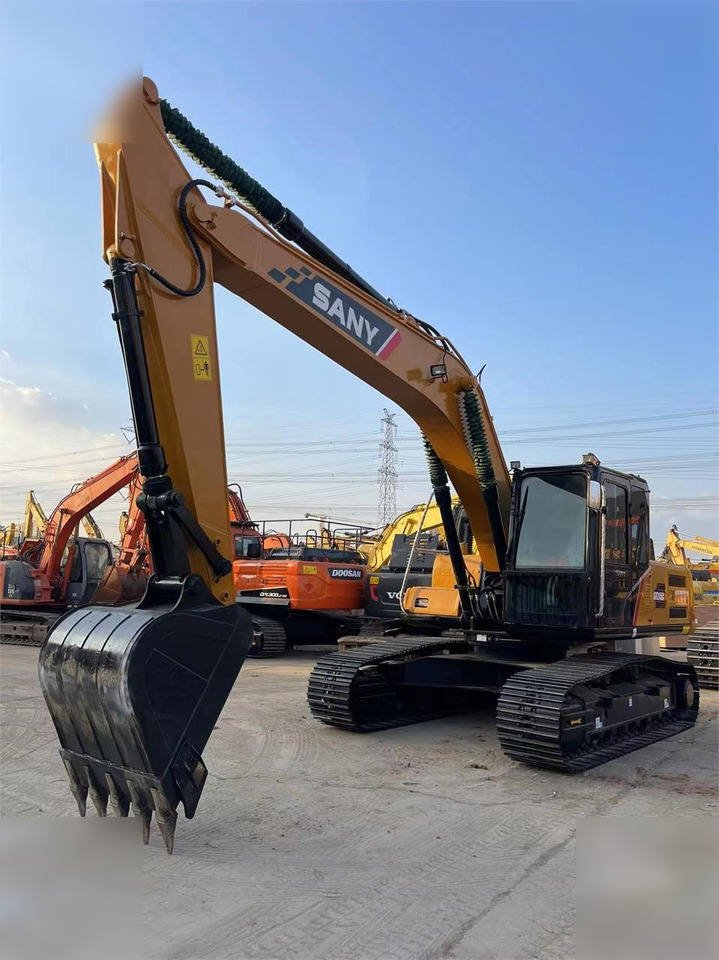 SANY SY215C - Máy xúc bánh xích: hình 3 SANY SY215C - Máy xúc bánh xích: hình 3