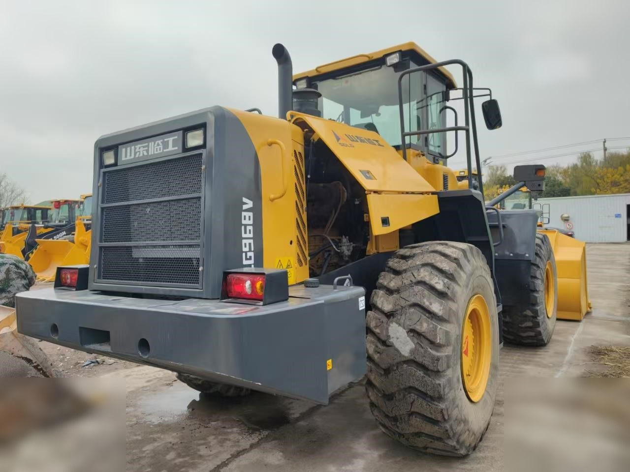 SDLG LG968V - Máy xúc lật bánh lốp: hình 3 SDLG LG968V - Máy xúc lật bánh lốp: hình 3