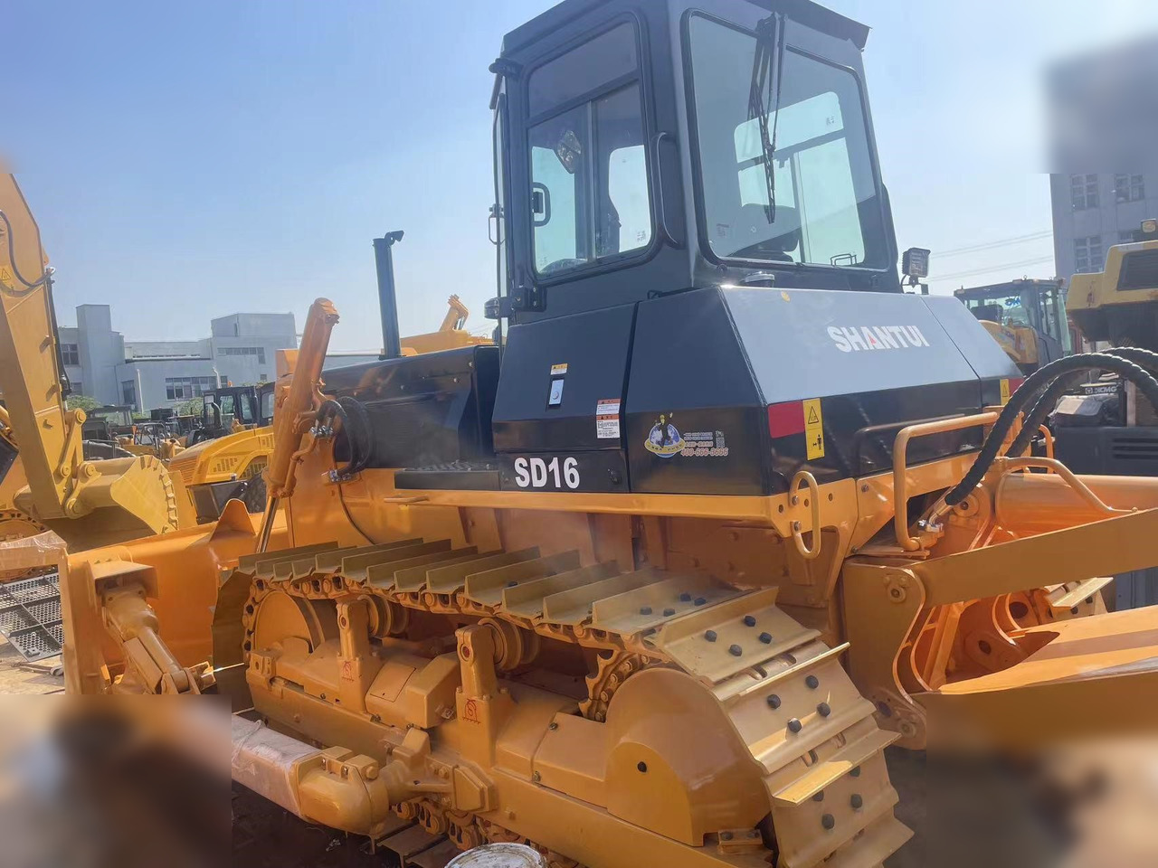 SHANTUI SD16 - Máy ủi: hình 3 SHANTUI SD16 - Máy ủi: hình 3