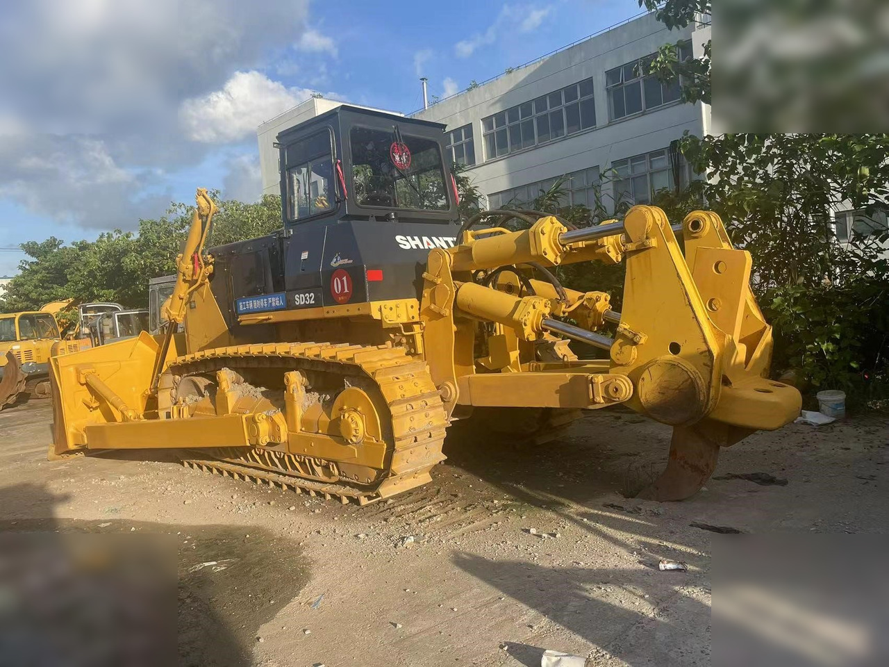 SHANTUI SD32 - Máy ủi: hình 1 SHANTUI SD32 - Máy ủi: hình 1