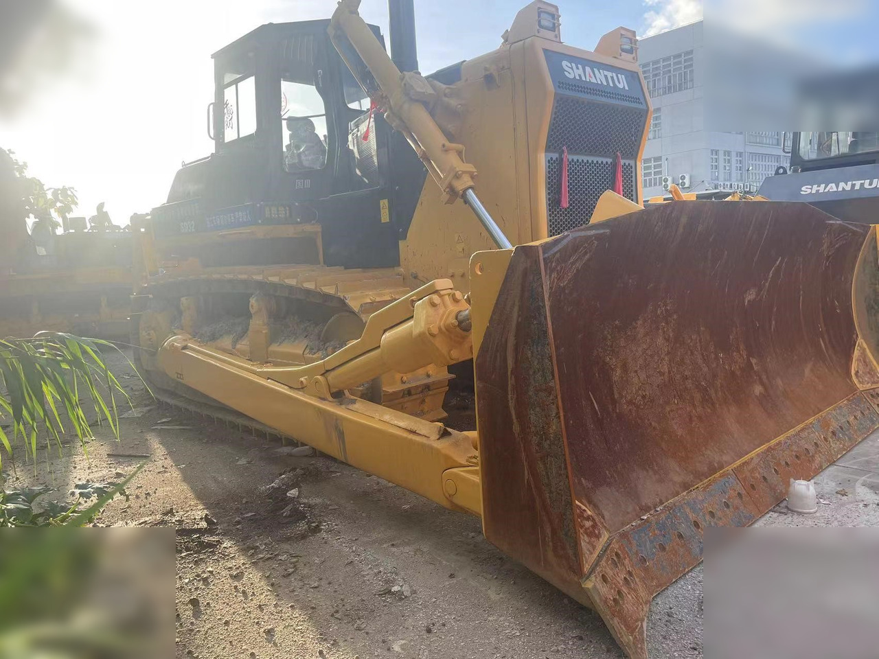 SHANTUI SD32 - Máy ủi: hình 4 SHANTUI SD32 - Máy ủi: hình 4