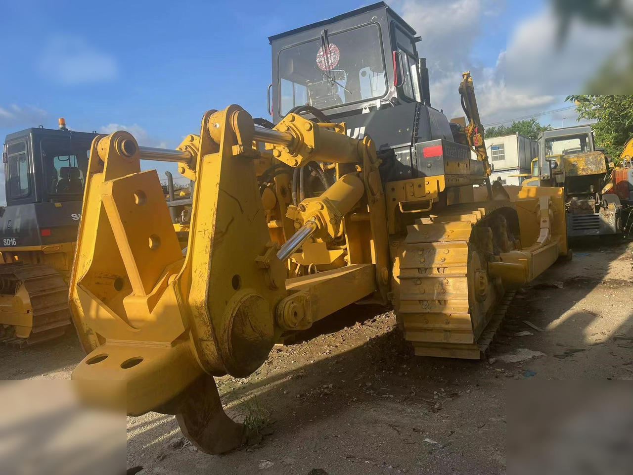 SHANTUI SD32 - Máy ủi: hình 2 SHANTUI SD32 - Máy ủi: hình 2