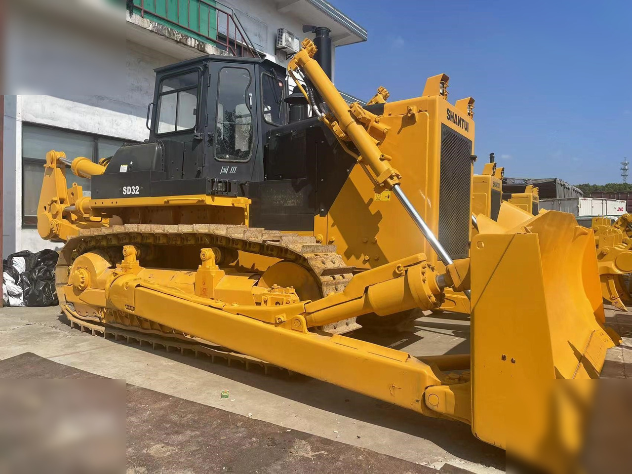 SHANTUI SD32 - Máy ủi: hình 1 SHANTUI SD32 - Máy ủi: hình 1