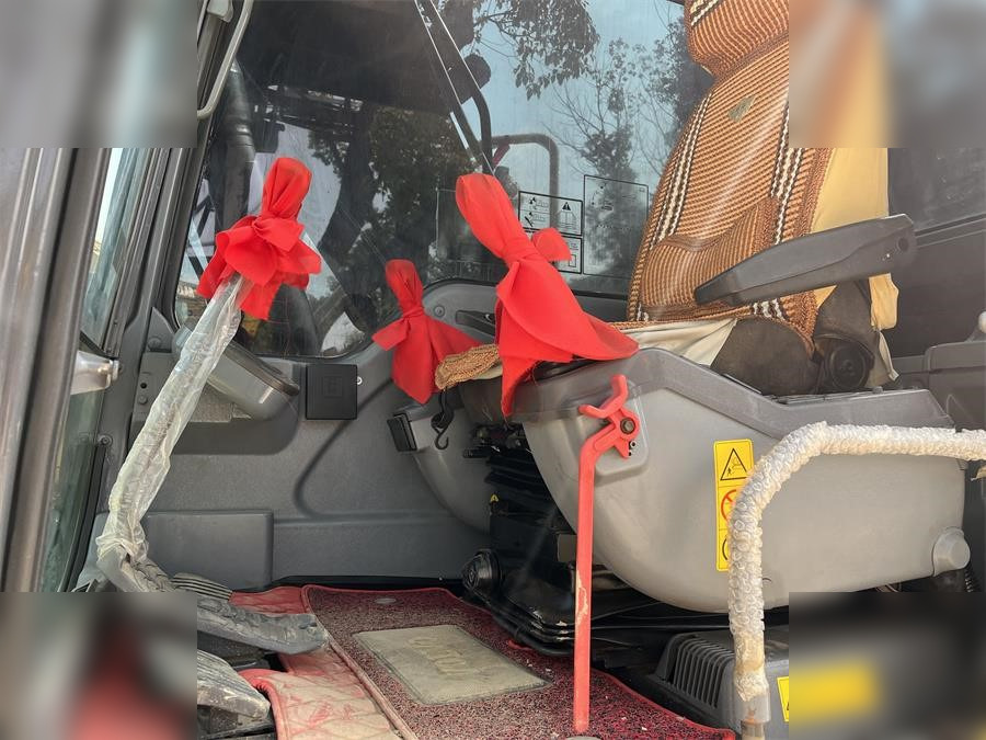 VOLVO EC140DL - Máy xúc bánh xích: hình 3 VOLVO EC140DL - Máy xúc bánh xích: hình 3