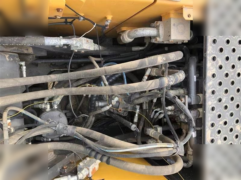 VOLVO EW145B - Máy xúc bánh lốp: hình 4 VOLVO EW145B - Máy xúc bánh lốp: hình 4