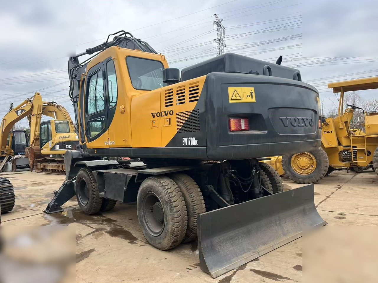 VOLVO EW170 - Máy xúc bánh lốp: hình 5 VOLVO EW170 - Máy xúc bánh lốp: hình 5