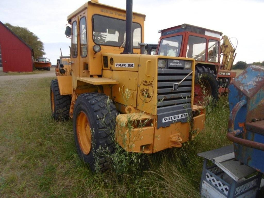 Volvo BM 4200 - Máy xúc lật bánh lốp: hình 1 Volvo BM 4200 - Máy xúc lật bánh lốp: hình 1