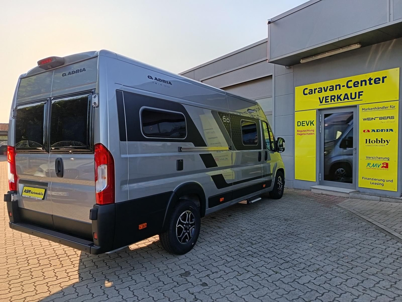 Adria Twin "60Y" 640 SLB*180 PS*4,25t MAXI*COMBI D 6E* - Xe van cắm trại: hình 5 Adria Twin "60Y" 640 SLB*180 PS*4,25t MAXI*COMBI D 6E* - Xe van cắm trại: hình 5