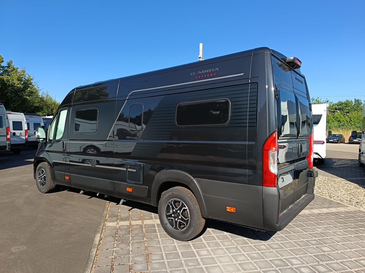 Adria Twin Edition 640 SGX Maxi 132kW*138L KÜHLSCHRANK - Xe van cắm trại: hình 4 Adria Twin Edition 640 SGX Maxi 132kW*138L KÜHLSCHRANK - Xe van cắm trại: hình 4
