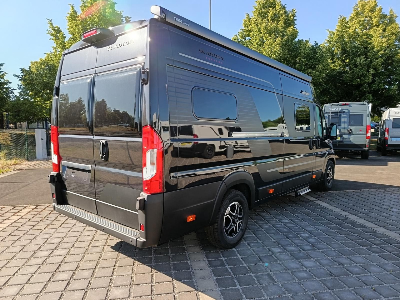 Adria Twin Edition 640 SGX Maxi 132kW*138L KÜHLSCHRANK - Xe van cắm trại: hình 5 Adria Twin Edition 640 SGX Maxi 132kW*138L KÜHLSCHRANK - Xe van cắm trại: hình 5