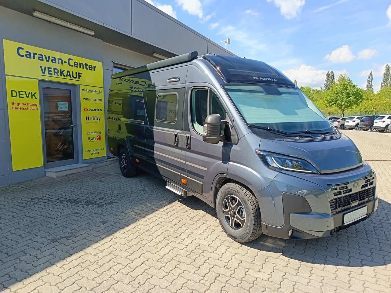 Adria Twin Edition 640 SGX Maxi 132kW*138L KÜHLSCHRANK - Xe van cắm trại: hình 2 Adria Twin Edition 640 SGX Maxi 132kW*138L KÜHLSCHRANK - Xe van cắm trại: hình 2