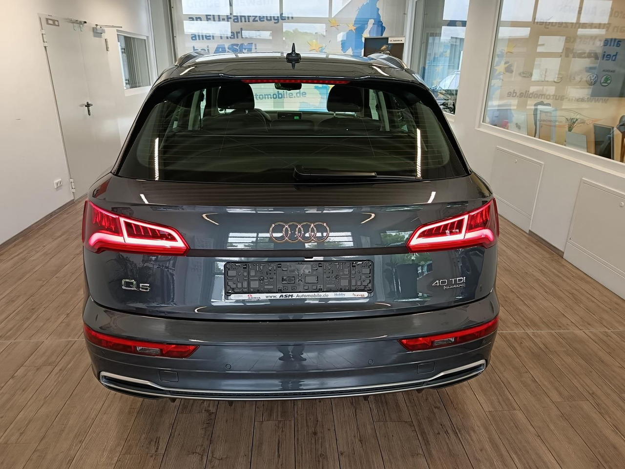 Audi Q5 40 TDI Quattro S-Line*AHK*NAVI*LED*R-KAM*DAB* - SUV: hình 5 Audi Q5 40 TDI Quattro S-Line*AHK*NAVI*LED*R-KAM*DAB* - SUV: hình 5