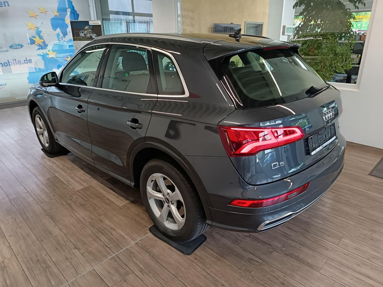 Audi Q5 40 TDI Quattro S-Line*AHK*NAVI*LED*R-KAM*DAB* - SUV: hình 4 Audi Q5 40 TDI Quattro S-Line*AHK*NAVI*LED*R-KAM*DAB* - SUV: hình 4