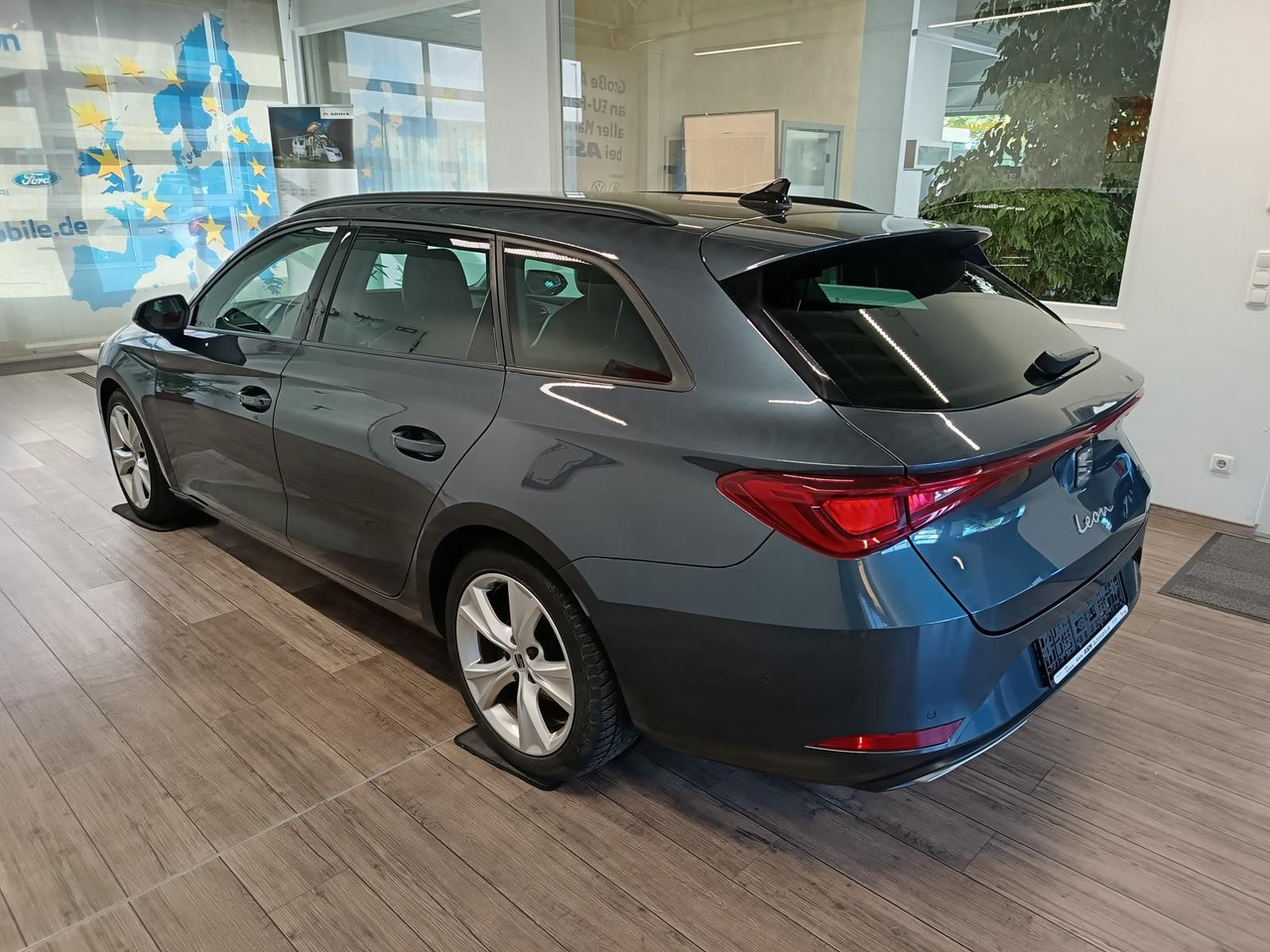 Seat Leon Sportstourer 1,5TSI FR*NAVI*LED*SOUND*R-KAM - Xe wagon: hình 4 Seat Leon Sportstourer 1,5TSI FR*NAVI*LED*SOUND*R-KAM - Xe wagon: hình 4
