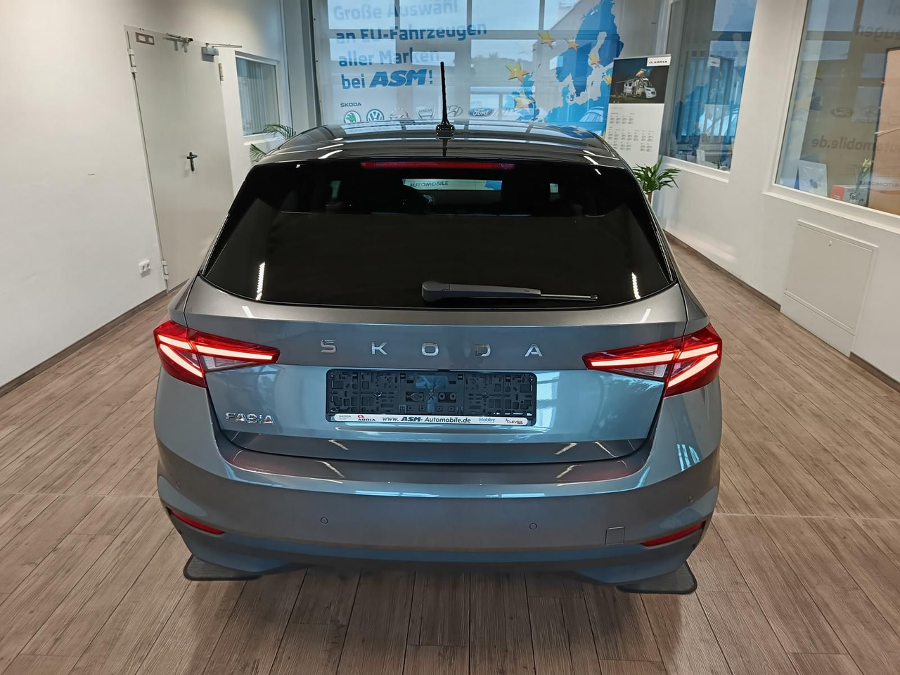 Skoda Fabia 30 Jahre DSG*VORBER.AHK*LED*R-KAM*TEMP*DAB - Sedan: hình 5 Skoda Fabia 30 Jahre DSG*VORBER.AHK*LED*R-KAM*TEMP*DAB - Sedan: hình 5