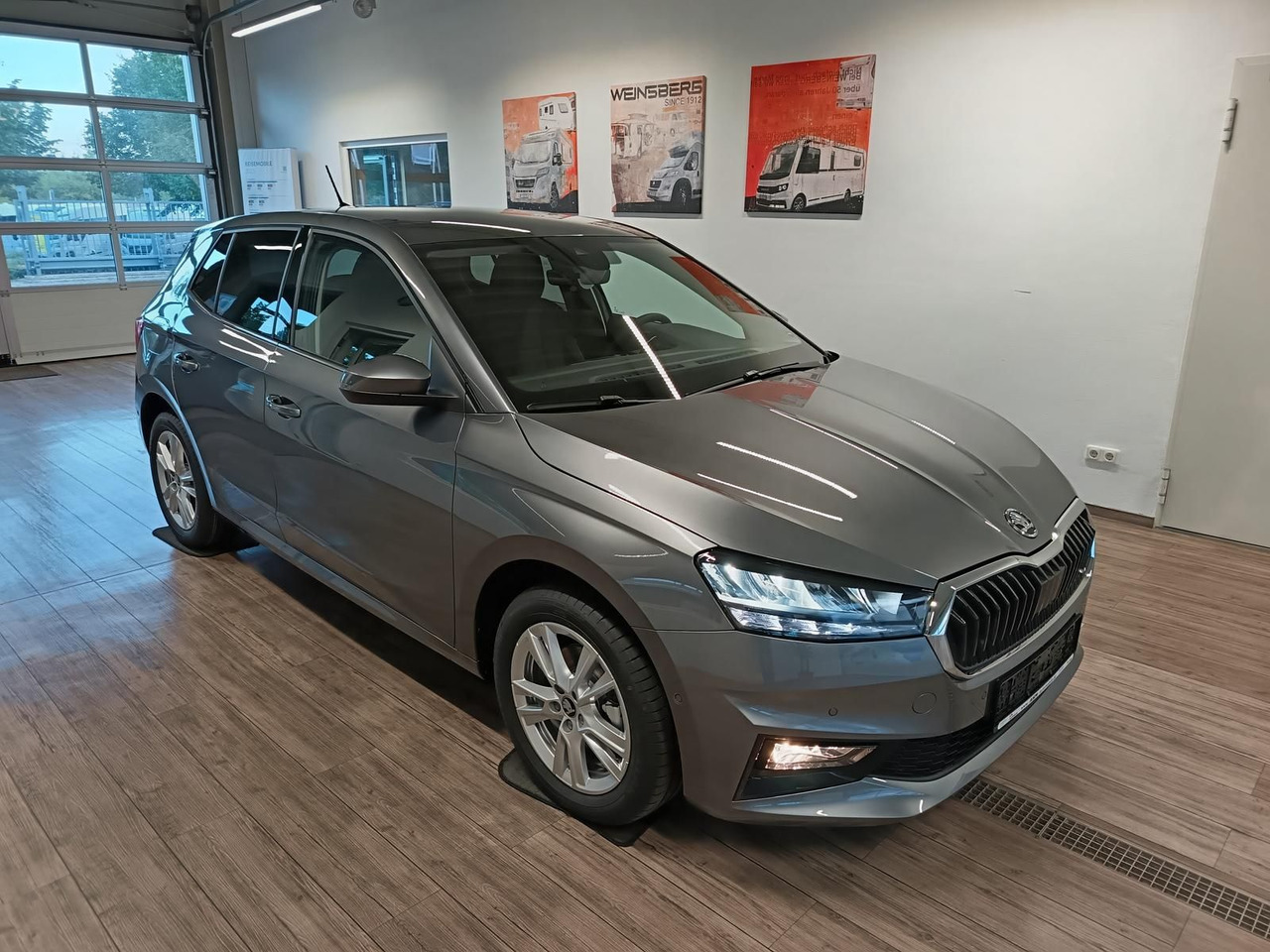 Skoda Fabia 30 Jahre DSG*VORBER.AHK*LED*R-KAM*TEMP*DAB - Sedan: hình 3 Skoda Fabia 30 Jahre DSG*VORBER.AHK*LED*R-KAM*TEMP*DAB - Sedan: hình 3