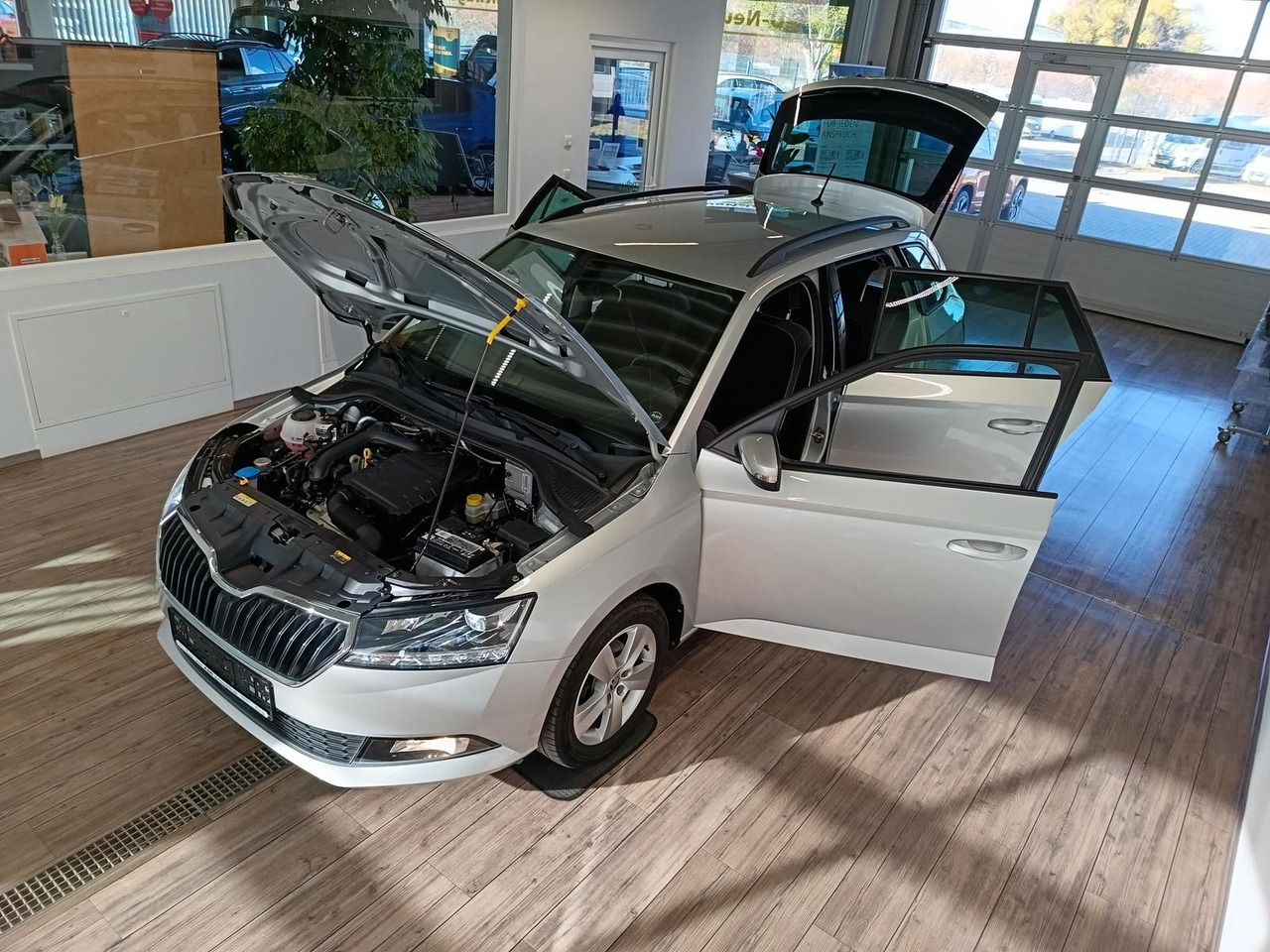 Skoda Fabia Combi Style 1.0 TSI*AHK*LED*R-KAM*PDC*SHZ* - Xe wagon: hình 2 Skoda Fabia Combi Style 1.0 TSI*AHK*LED*R-KAM*PDC*SHZ* - Xe wagon: hình 2