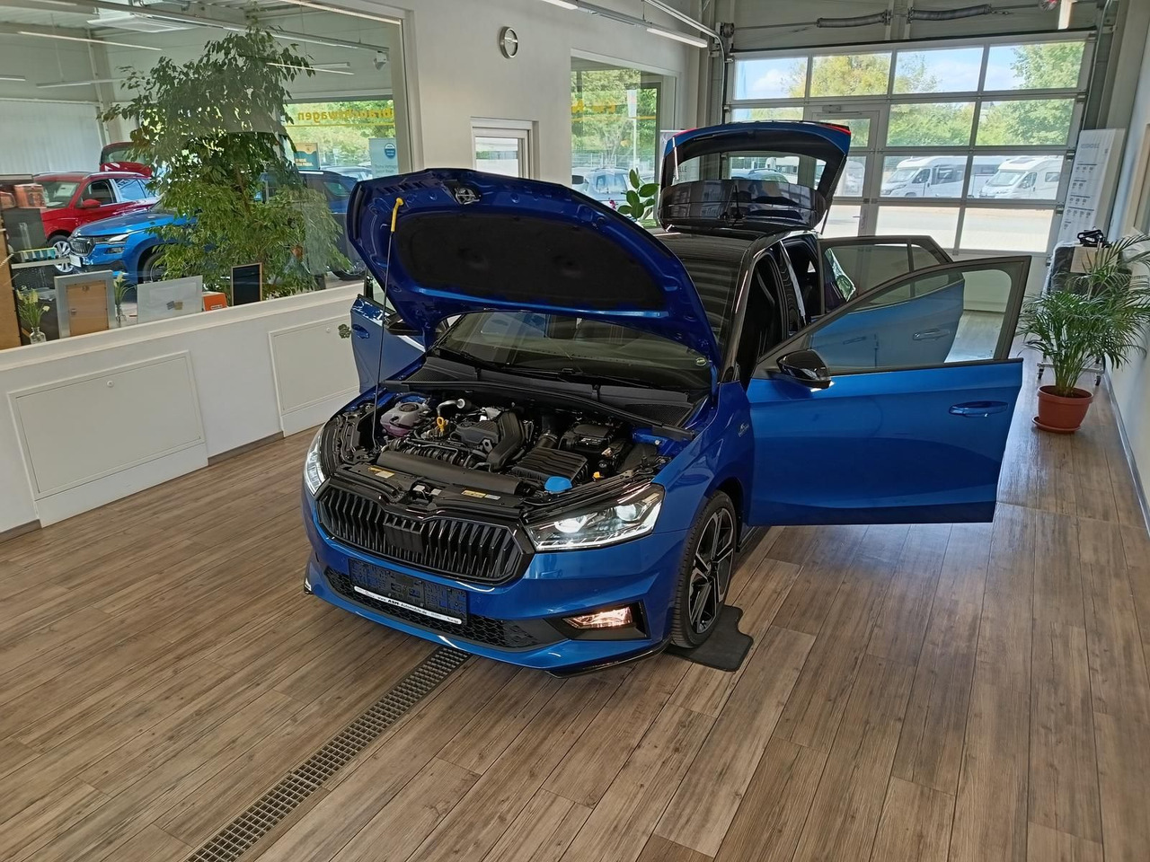 Skoda Fabia Monte Carlo 110 kW DSG*LED*ACC*R-KAM*KESSY - Sedan: hình 2 Skoda Fabia Monte Carlo 110 kW DSG*LED*ACC*R-KAM*KESSY - Sedan: hình 2