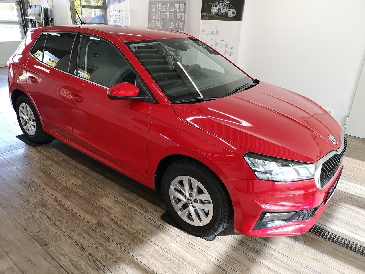 Skoda Fabia Selection 1,0TSIDSG+AHK-VORBER+LED+DAB+SHZ - Sedan: hình 2 Skoda Fabia Selection 1,0TSIDSG+AHK-VORBER+LED+DAB+SHZ - Sedan: hình 2