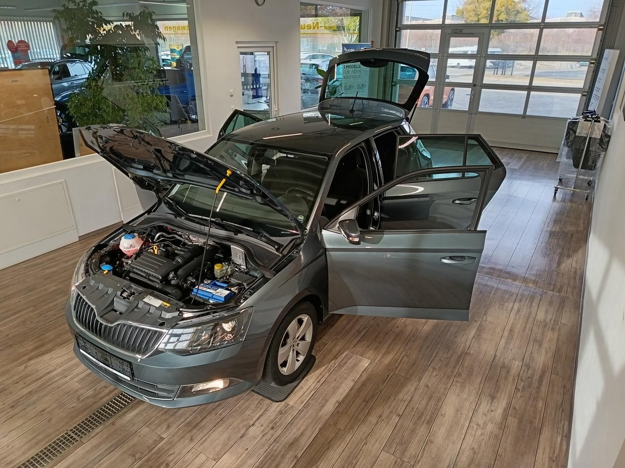 Skoda Fabia Style 1,2 TSI 81 kW DSG*PDC*SHZ*TEMP*KLIMA - Xe hơi: hình 2 Skoda Fabia Style 1,2 TSI 81 kW DSG*PDC*SHZ*TEMP*KLIMA - Xe hơi: hình 2