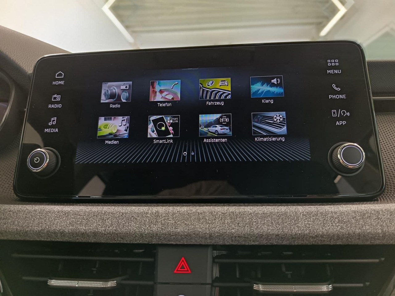 SUV Skoda Kamiq 130 Jahre 1,5TSI DSG*AHK*ACC*LED*R-KAM*PDC: hình 11 SUV Skoda Kamiq 130 Jahre 1,5TSI DSG*AHK*ACC*LED*R-KAM*PDC: hình 11