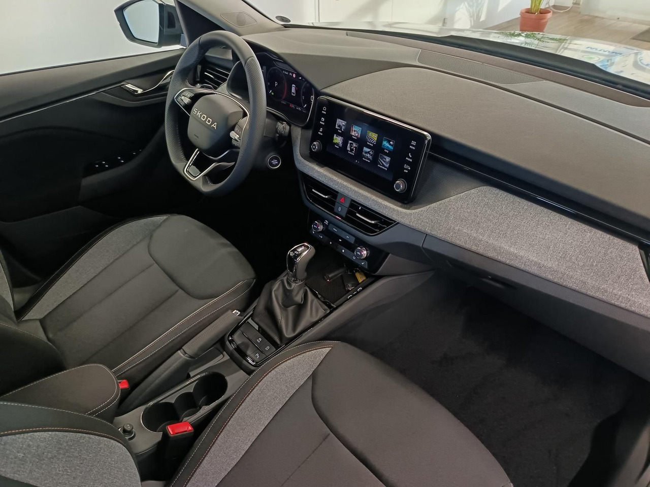 SUV Skoda Kamiq 130 Jahre 1,5TSI DSG*AHK*ACC*LED*R-KAM*PDC: hình 18 SUV Skoda Kamiq 130 Jahre 1,5TSI DSG*AHK*ACC*LED*R-KAM*PDC: hình 18