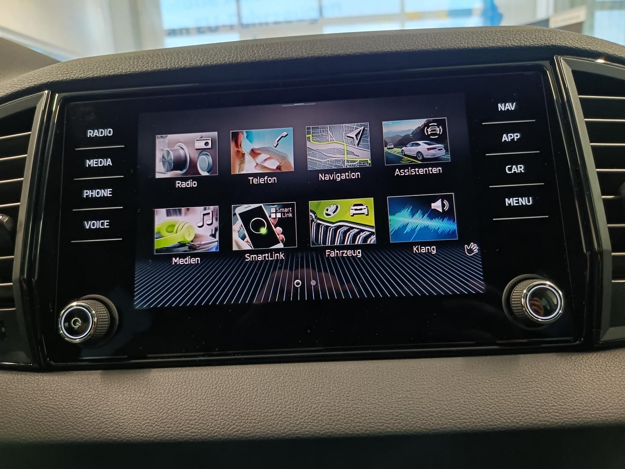 SUV Skoda Karoq Selection 1,5TSI*NAVI*AHK-VORBER*LED*R-KAM: hình 11