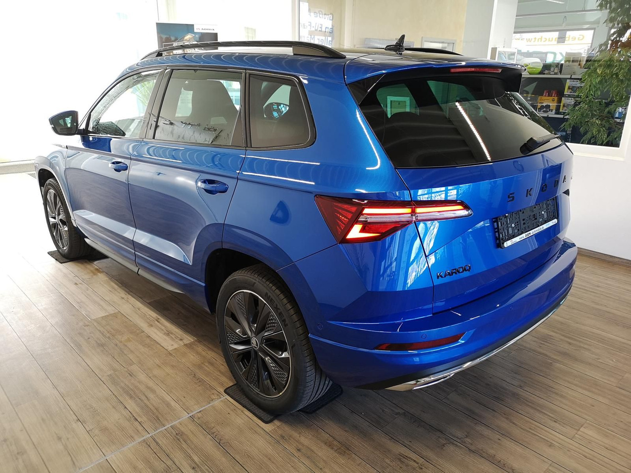 Skoda Karoq Sportline 1,5 TSI DSG*AHK*360°5J.GARANTIE* - SUV: hình 4 Skoda Karoq Sportline 1,5 TSI DSG*AHK*360°5J.GARANTIE* - SUV: hình 4